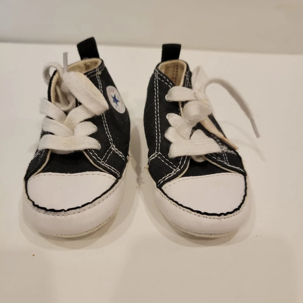 Converse one star Chuck Taylor black baby cloth crib shoes for baby size 4